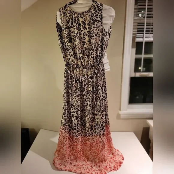 H & M 🌸NWT🌸 Leopard Print Maxi Dress  Open BACK Size 8 - Picture 2 of 12